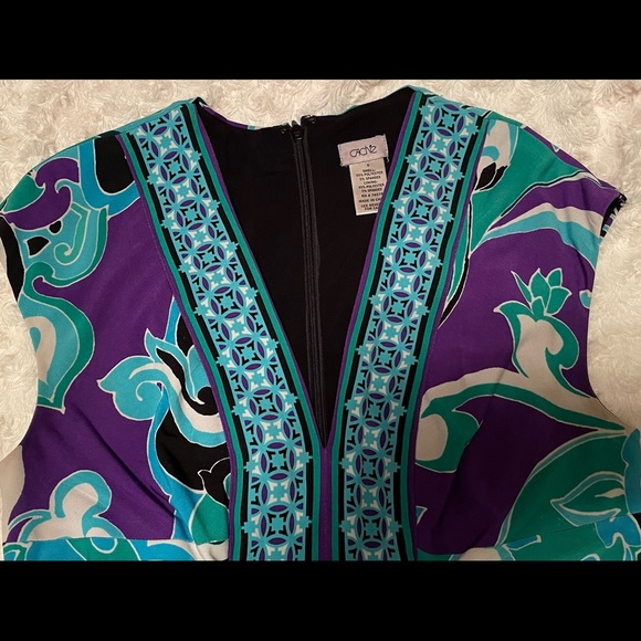 Cache Dress - Picture 5 of 8